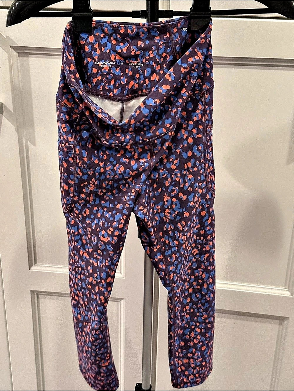 Old Navy Go-Dry Leggings Animal Print Blue & Orange Size Small